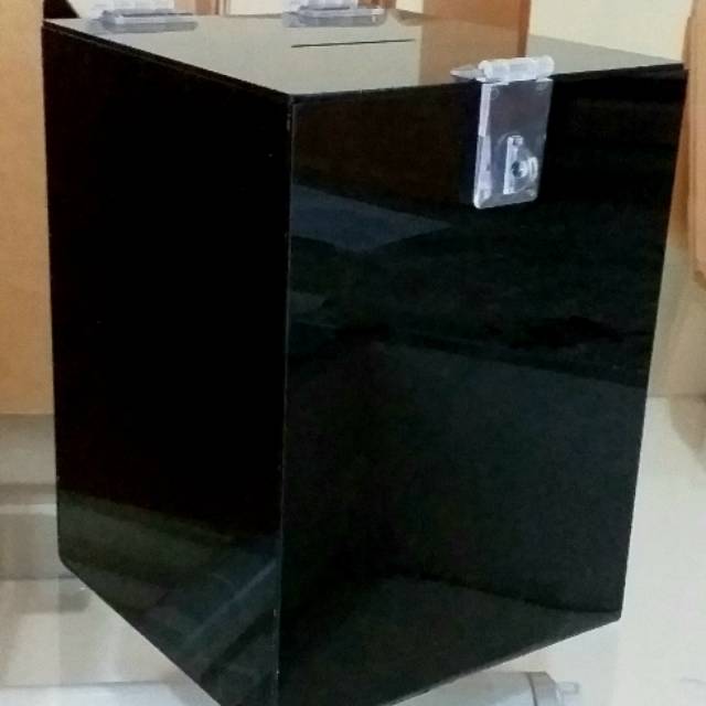 

Kotak Saran Akrilik Hitam 2mm