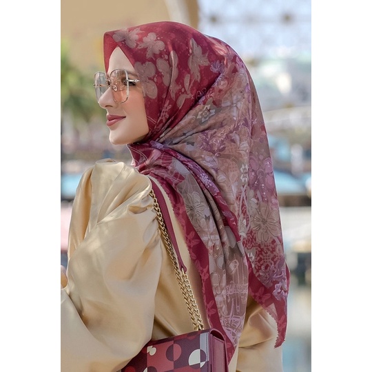 Buttonscarves the dream park scarlet