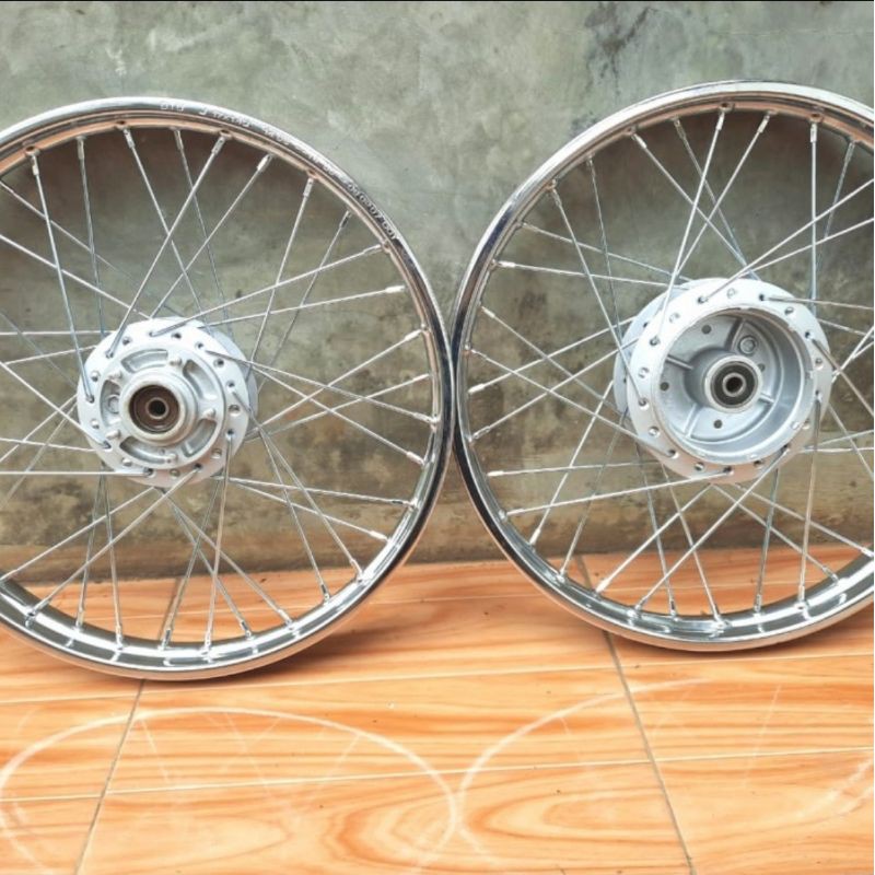 PELEK VELG MOTOR SUPRA FIT/SUPRA X LAMA original kondisi 90%