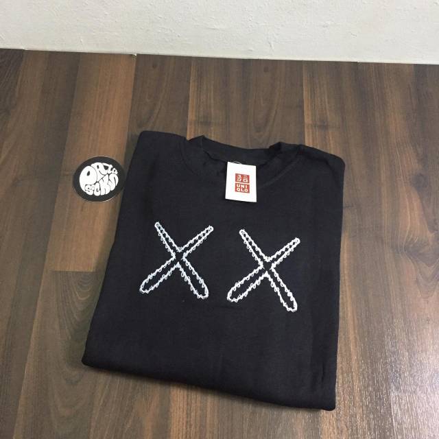 ra.store01 ra.store01 CREWNECK UNIQLO / SWEATER UNIQLO / JAKET UNIQLO