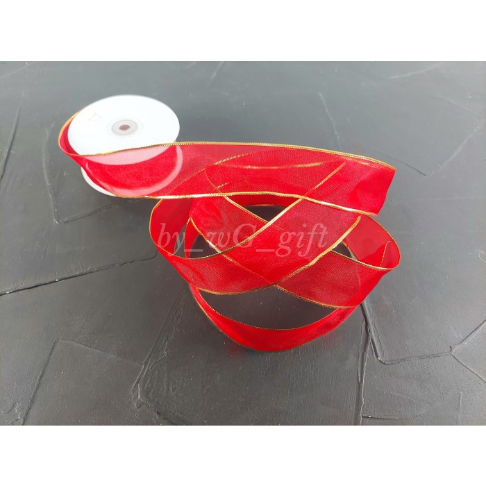 

Pita Merah List Gold; Lebar 3.8 cm; Panjang 25 Yard