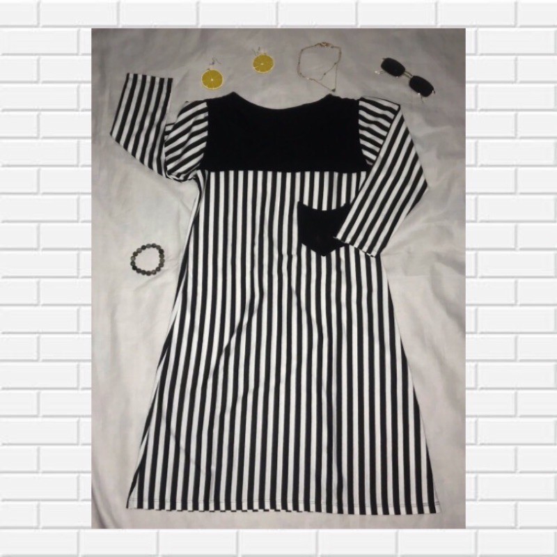 (BISA NEGO) tunik motif garis-garis hitam putih size M fit to L preloved