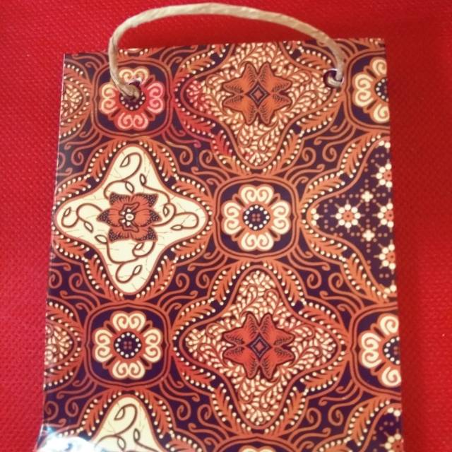 

Paper bag batik