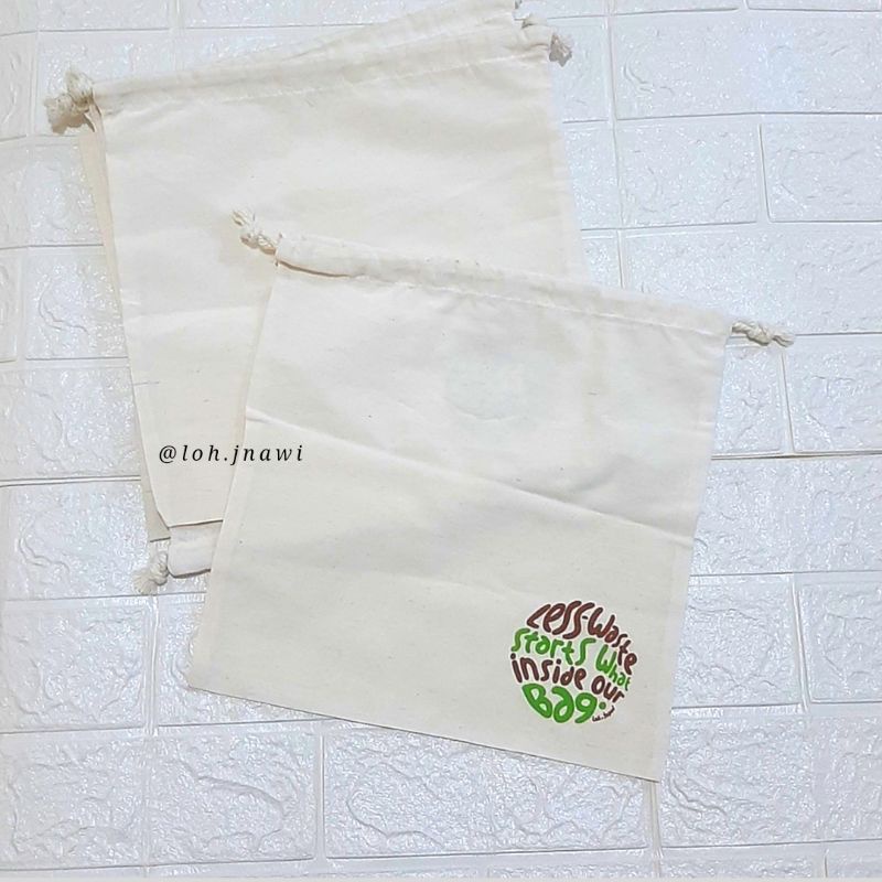 Pouch Serut Blacu Tebal Loh Jnawi 30x30 cm