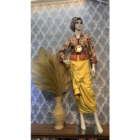 Outer Batik Bordir Kerancang Merak - Khas Kalimantan Timur - Rok instan Modern Jumbo - Bolero Batik 