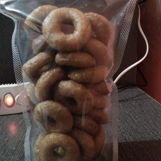 

Kue cincin berat 250gr isi 25 biji
