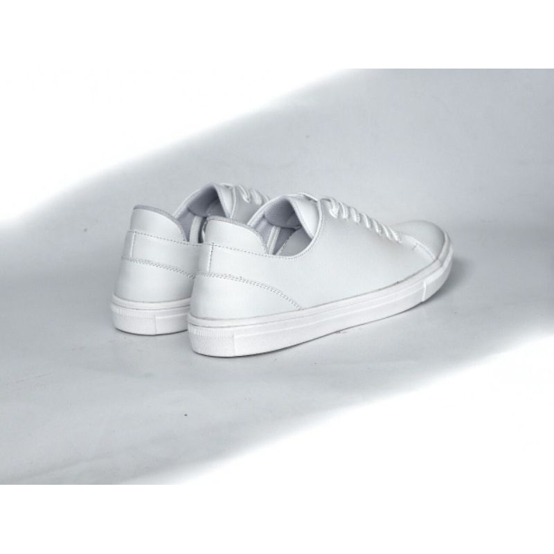 TROY WHITE |WOLF x HEROES| Sepatu Pria Putih Polos Casual Sneakers sport Ori