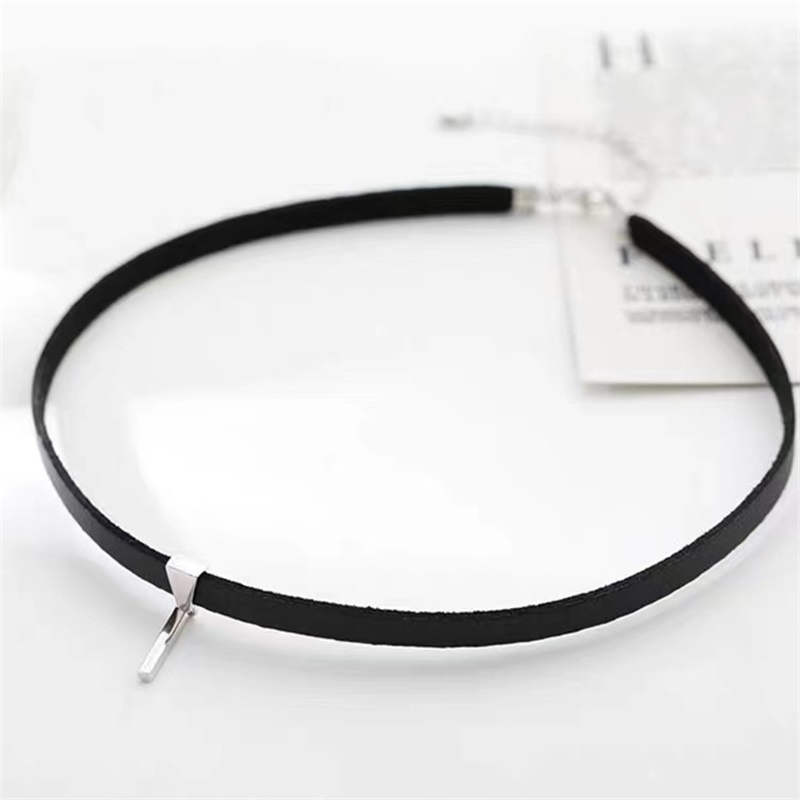 Kalung choker Rantai Klavikula Bahan Kulit Warna Hitam Desain Datar