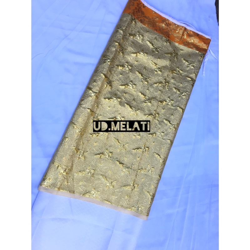 WASTRA PELINGGIH BAHAN KALOKE GOLD EMAS TINGGI 115cm