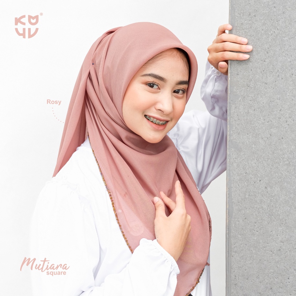 Koyu Hijab Segiempat Mutiara Square (payet)