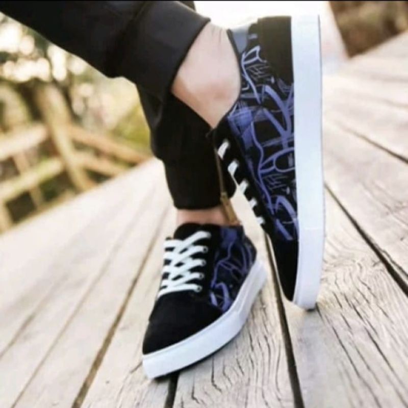 SEPATU PRIA/WANITA SNEAKERS VNS CORAK