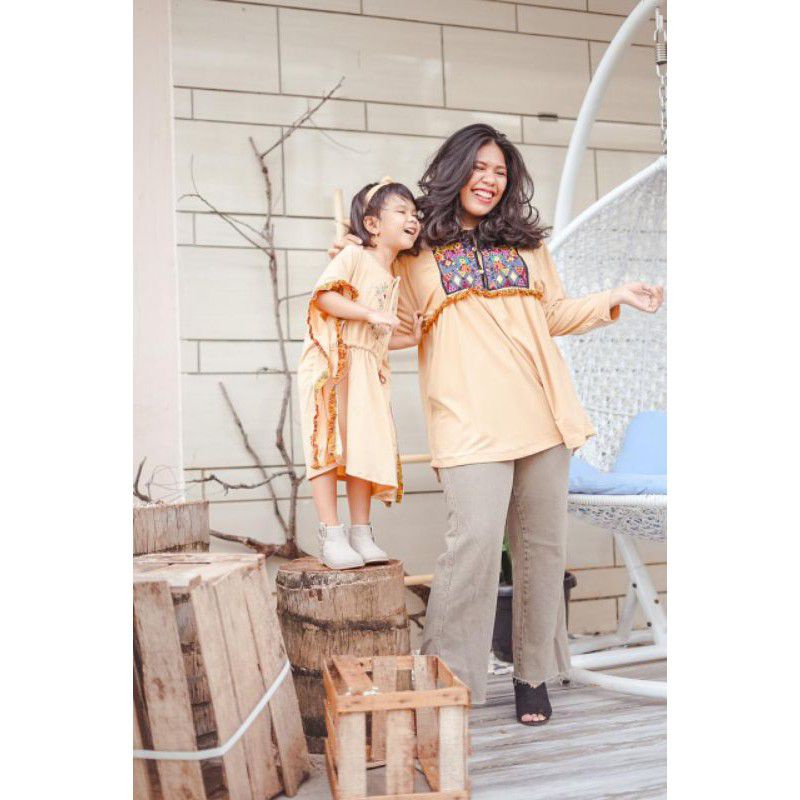 Baju couple ibu dan anak perempuan || Baju Sarimbit ibu dan anak perempuan|| kaftan anak || light be