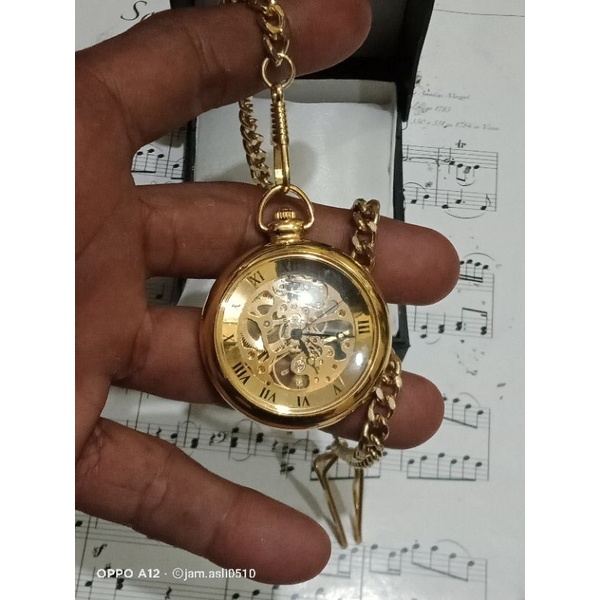 Pocket watch Transparan