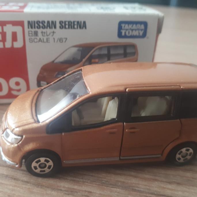 Diecast Tomy Nissan Serena Ready Stok