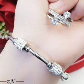 Titanium Set Gelang dan Cincin Wanita C334f