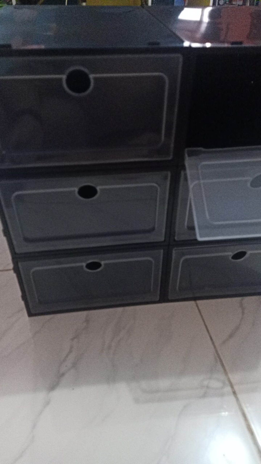 Kotak Sepatu Praktis