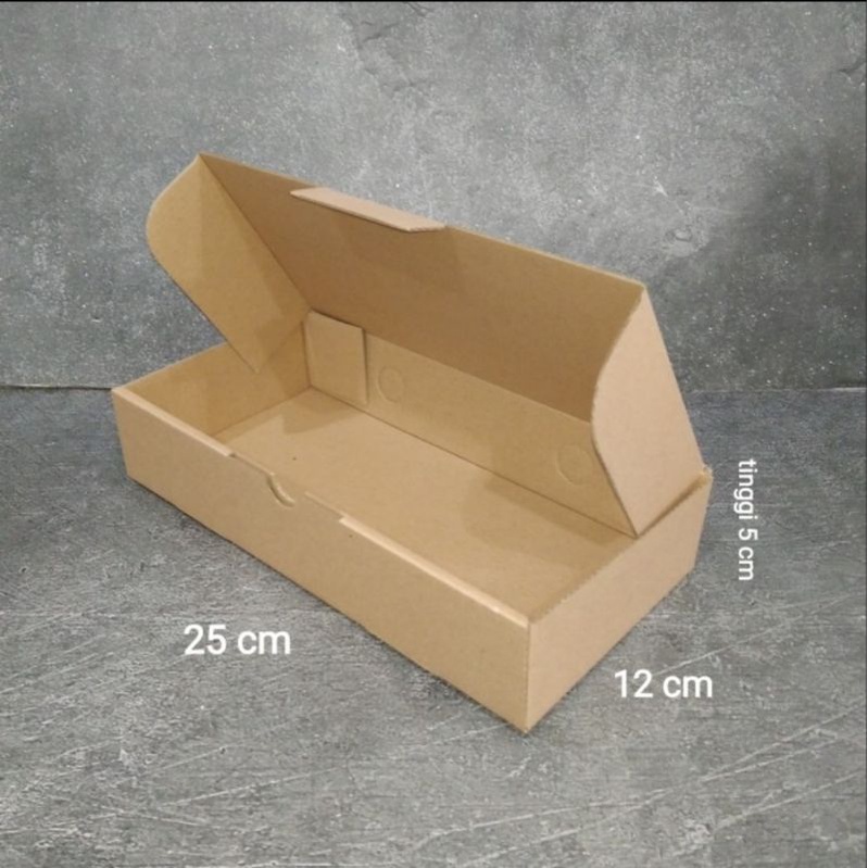 

Dus Kue Coklat 12x25 x5 isi 10 pc Corrugated Kardus Box 12 x 25 x 5