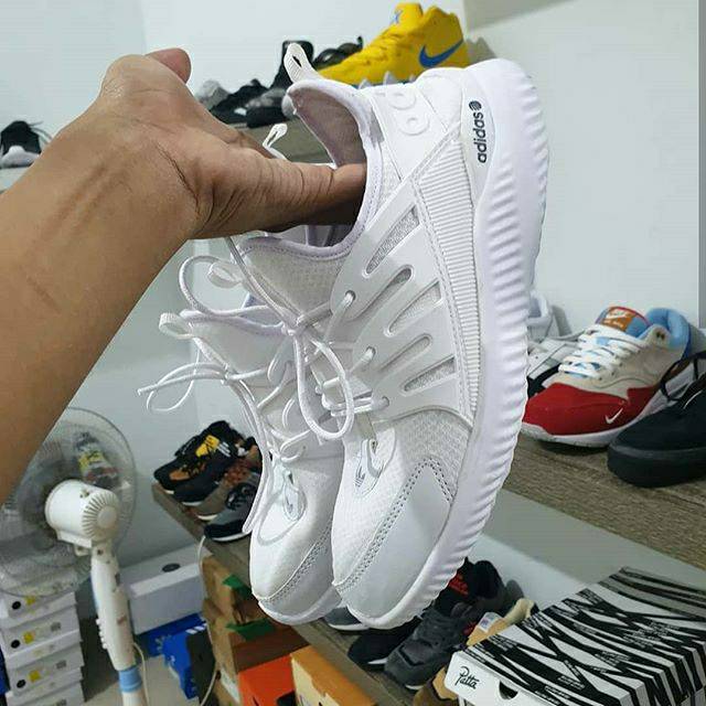 SNEAKERS PRIA ADIDAS TUBULAR TRIPLE WHITE