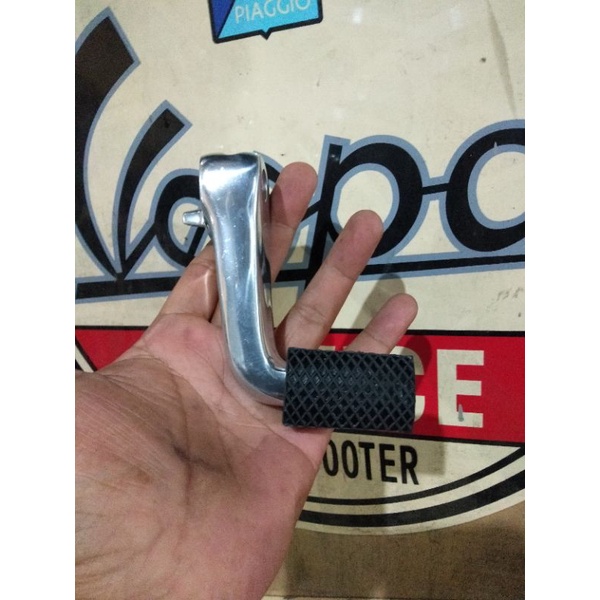 Pedal rem belakang vespa pendek
