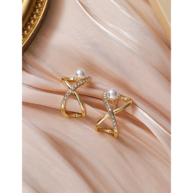 LRC Anting Tusuk Fashion Golden Diamond And Pearl Cross-curved Earrings P59554