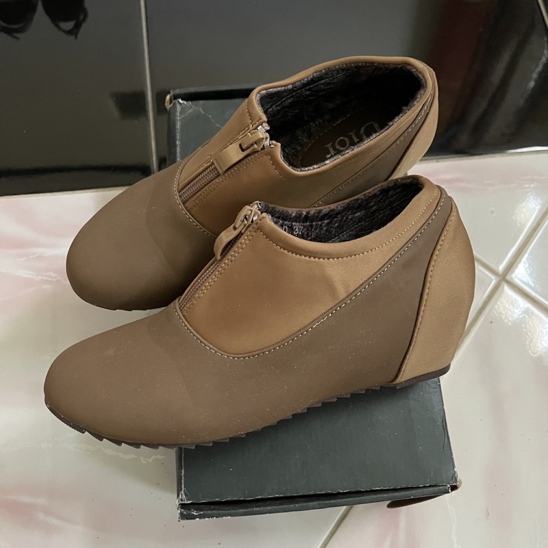 Preloved Sepatu boot wanita