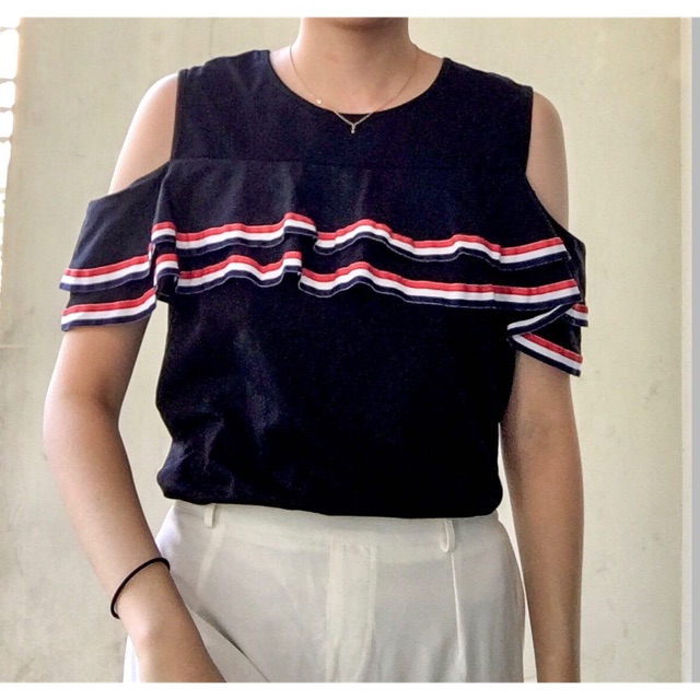 Atasan off shoulder