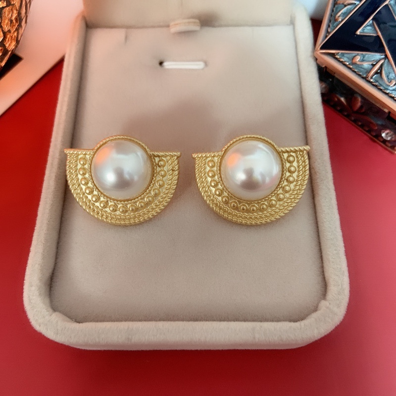 Anting Bentuk Bulat Aksen Mutiara Gaya Retro Untuk Wanita