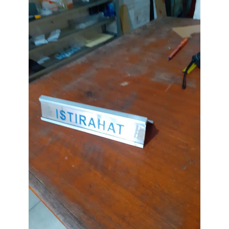 

name desk BRI name plat BRI nama meja