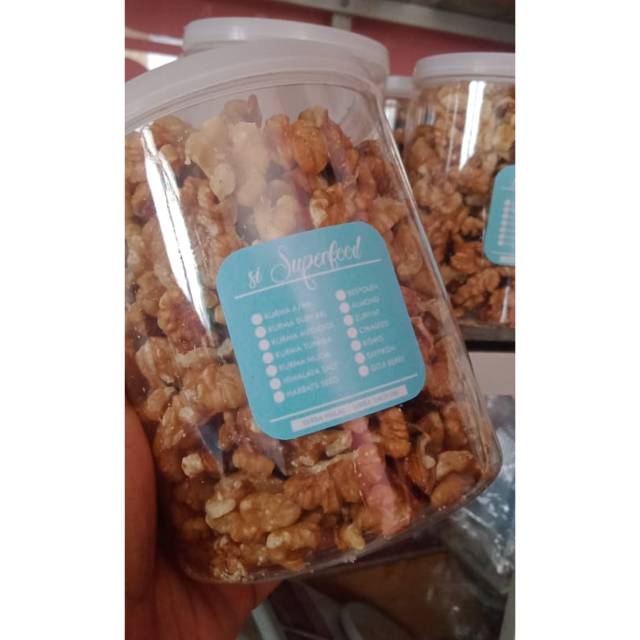 

Kacang Walnut