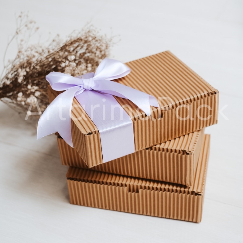 

BOX KARDUS COKLAT BFLUTE GIFTBOX HAMPERS 22x15x6