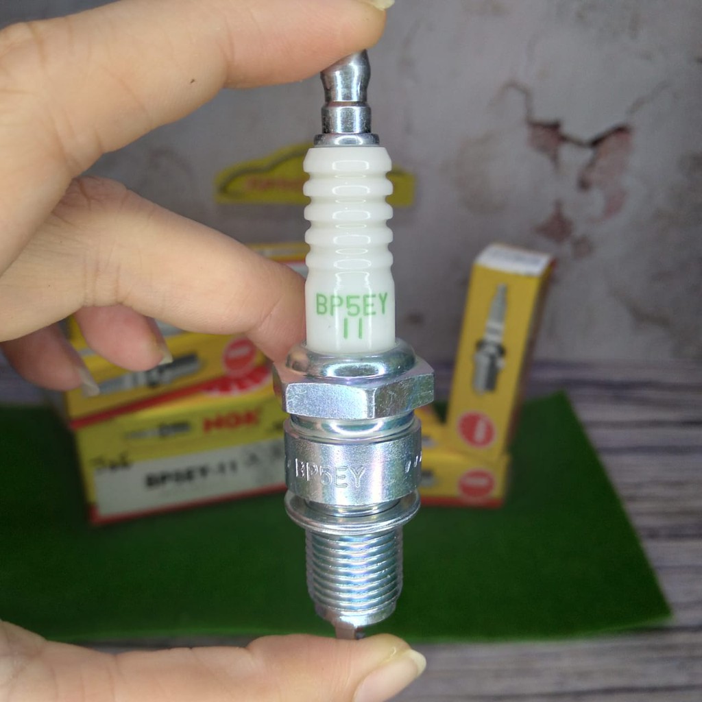 BUSI NGK BP5EY-11 SPARK PLUG - BUSI BP5EY-11 NGK