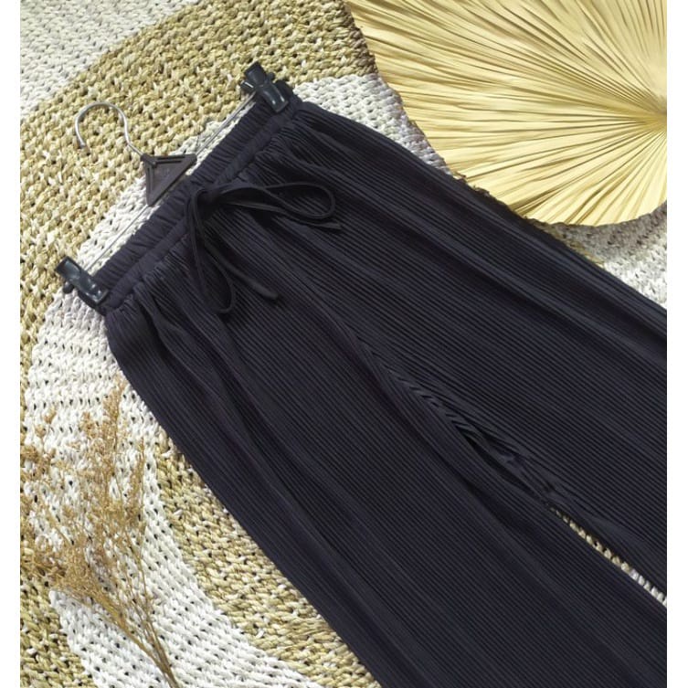 Celana Kulot Rayon Crincle Crinkle Airflow Panjang Wanita Premium Highwaist Loose Cullote Pants Homewear Jumbo Terbaru Kekinian-LIDI KULOT HITAM