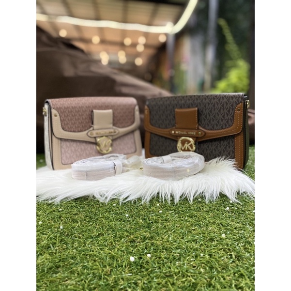 MK MEDIUM JESSIE TWO TONE SHOULDER BAG