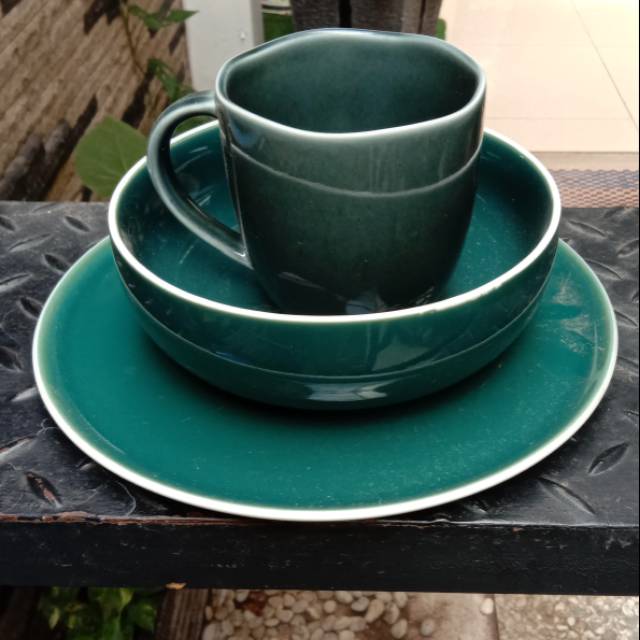 Piring makan hijau emerald Shopee Indonesia Piring makan hijau emerald Shopee Indonesia