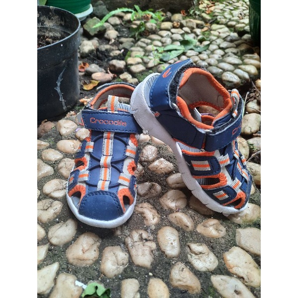 preloved sepatu anak cowok crocodile