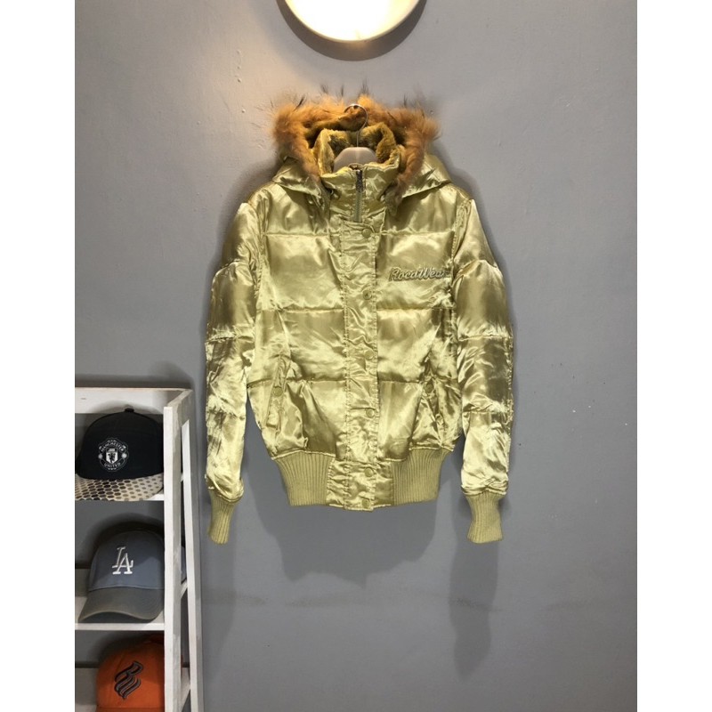 DOWN JAKET WOMEN GOLD SHINY ROCAWEAR SECOND DAN BEKAS