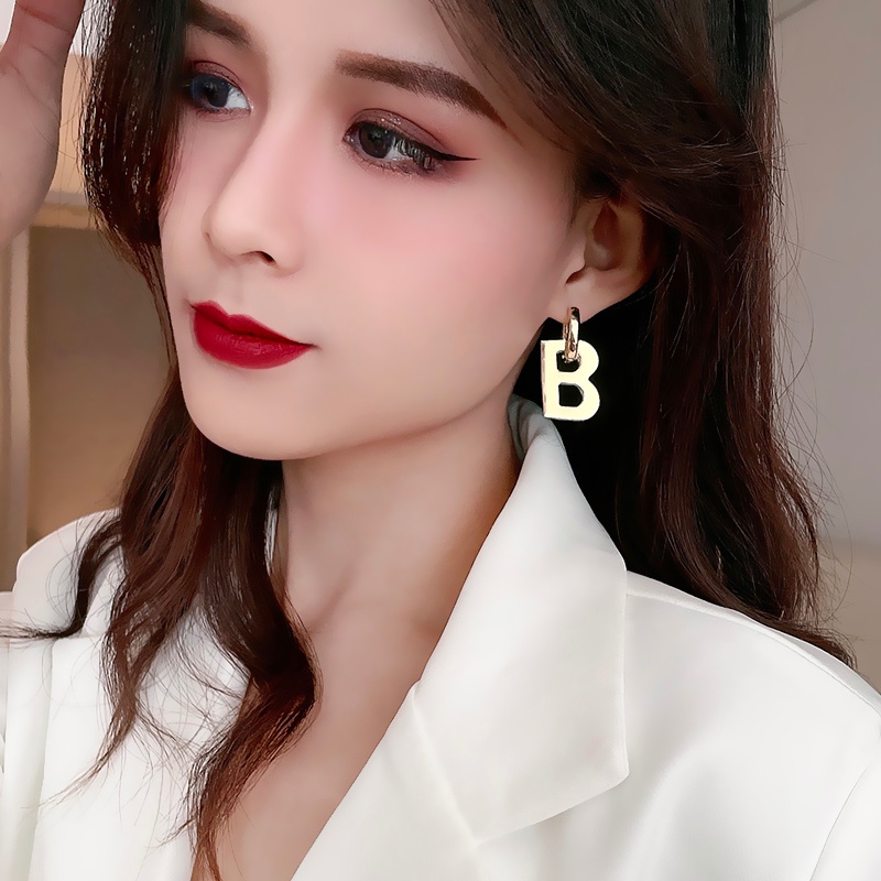 Anting Tusuk Gantung Bahan Sterling silver 925 Desain Karakter B Gaya Eropa / Amerika / hip hop Untuk Wanita