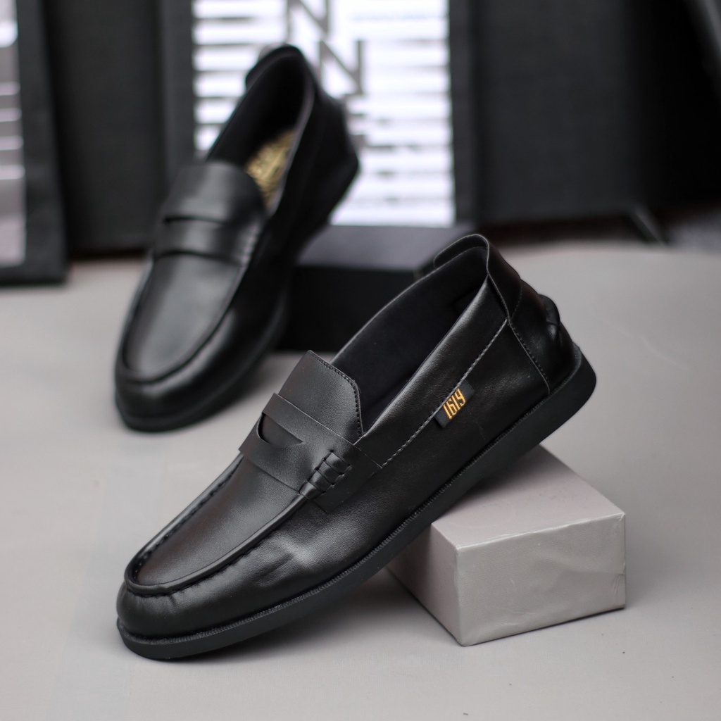 PENNI Sepatu Slip On Pria Casual Kulit Sintetik Pantofel Hitam Kerja Kantor Semi Formal