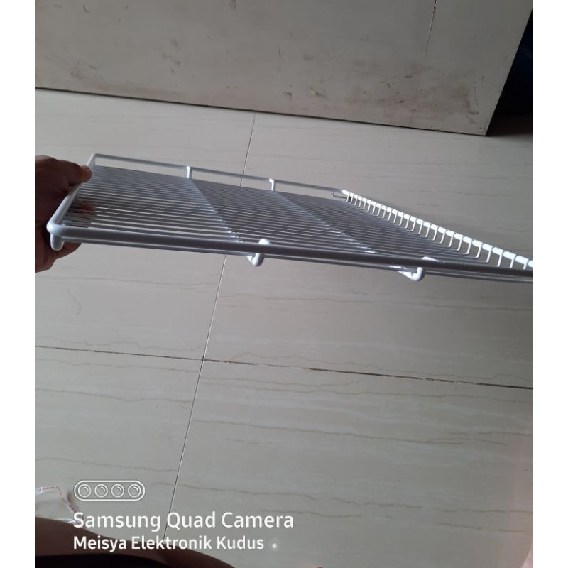 Rak showcase Polytron Ori