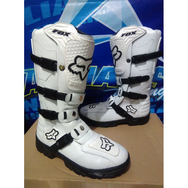 DSA                  sepatu mx,trail,cross,lokal .