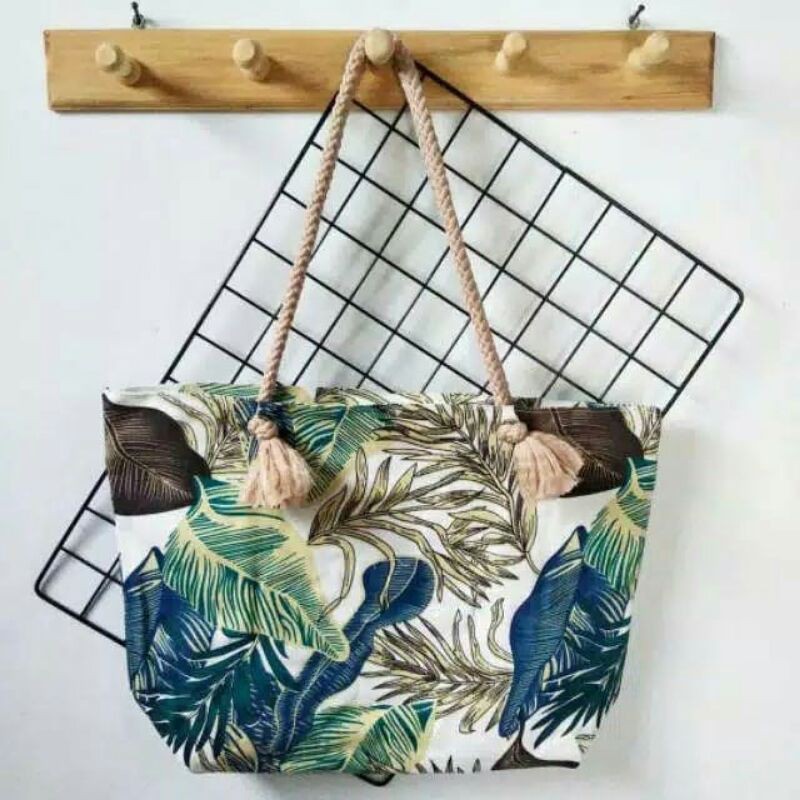 

Tote Bag Wanita Tali Sumbu - Motif Estetik - Kombinasi Goni - Size 42 x 10 x 26 cm