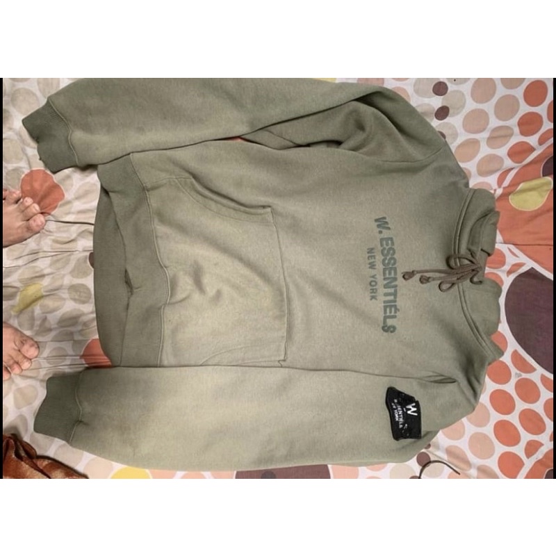 hoodie w.essentials
