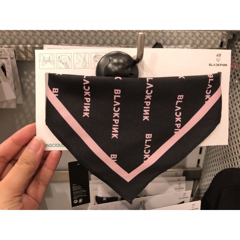 h&m x blackpink scarf