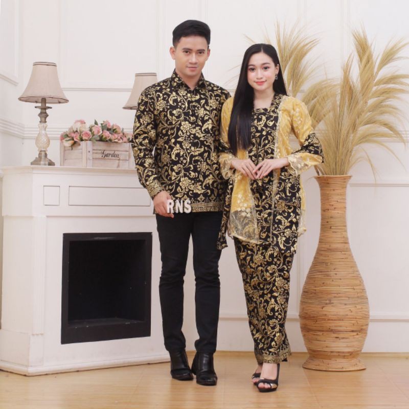 COUPLE BATIK KEBAYA KUTUBARU,COUPLE BROKAT LAMARAN,COUPLE KEBAYA BROKAT