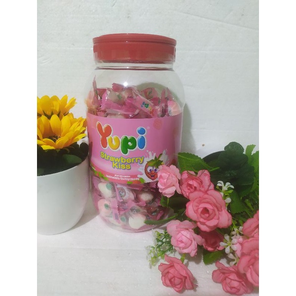 

Yupi Stawberry Toplesan 300 gr