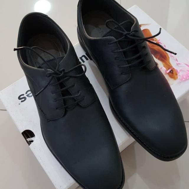  Sepatu  Pria  Hush  Puppies  Shopee Indonesia