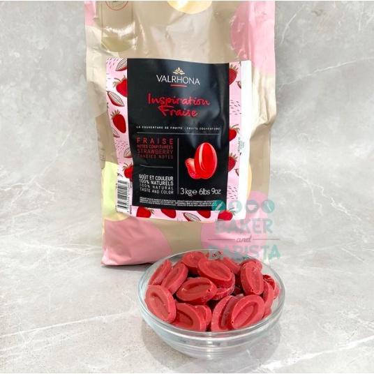 

Ready Valrhona Chocolate Inspiration Strawberry Fraise Couverture Coklat buah 200gr 1kg 3kg Kualitas Terjamin