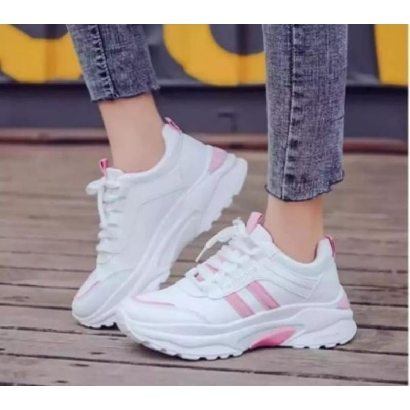 Sepatu Kets Wanita/Sepatu Sneakers Wanita Terbaru Terlaris/ Sepatu  Wanita Kekinian Terlaris