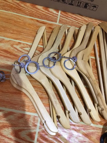 Hanger Kayu Palang Untuk Di Hotel Hotel Dengan Anti Theft
