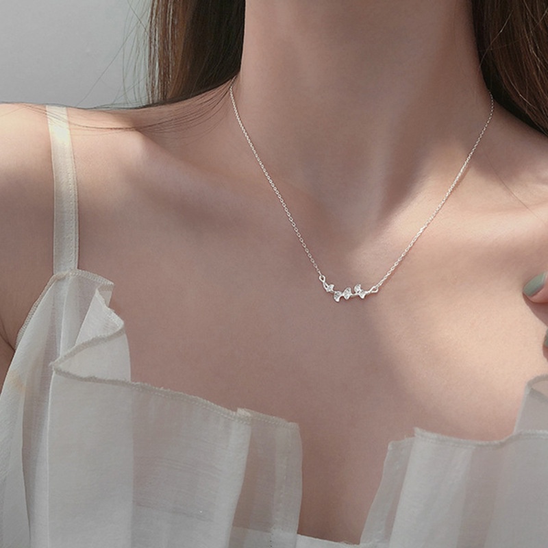 Roselife Kalung Rantai Dengan Liontin Daun Ginkgo Untuk Wanita